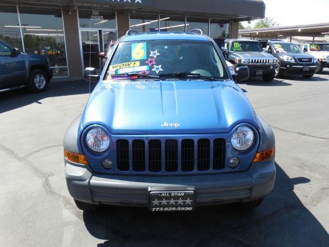 Jeep Liberty 2006 photo 2