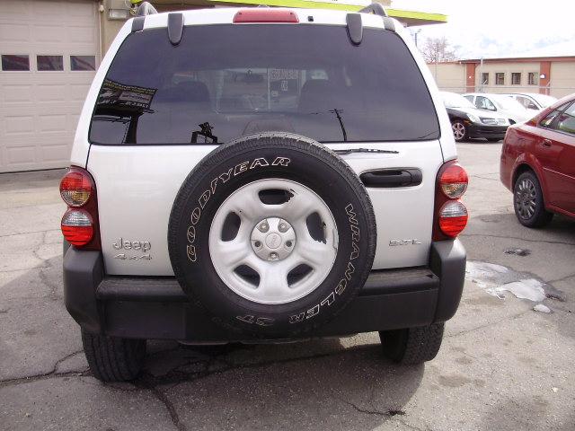 Jeep Liberty 2006 photo 4