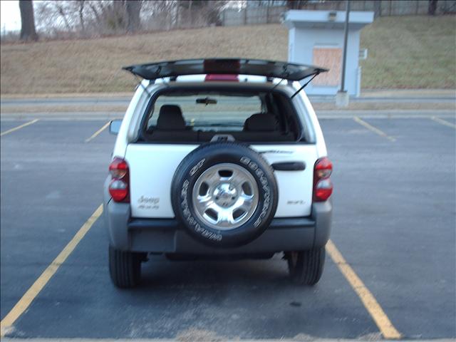 Jeep Liberty 2006 photo 4