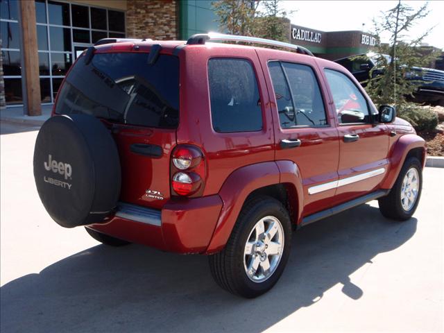 Jeep Liberty 2006 photo 2