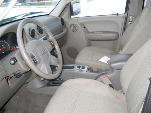 Jeep Liberty 2006 photo 4