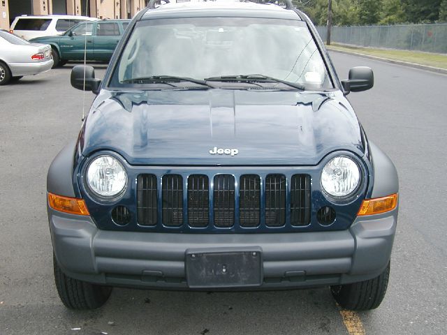 Jeep Liberty 2006 photo 2