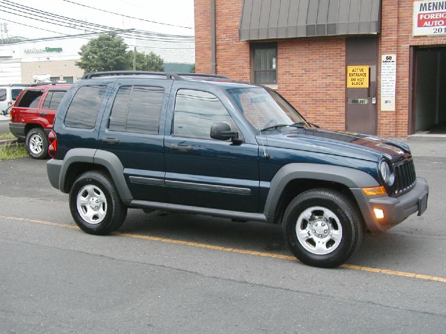 Jeep Liberty 2006 photo 4