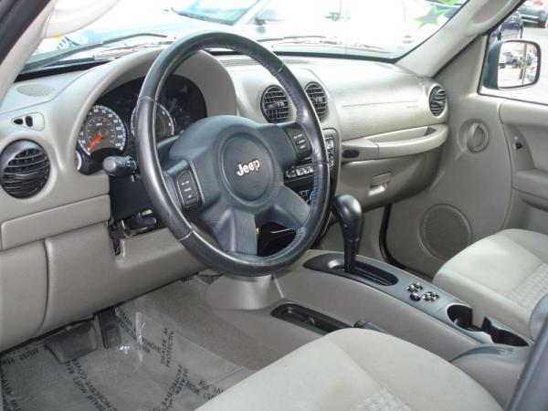 Jeep Liberty 2006 photo 5