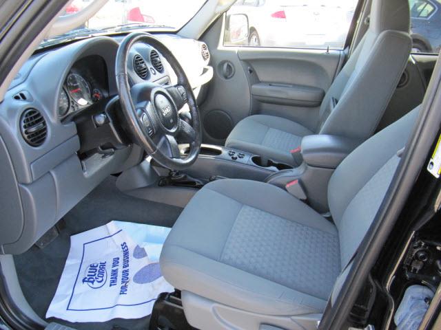 Jeep Liberty 2006 photo 3