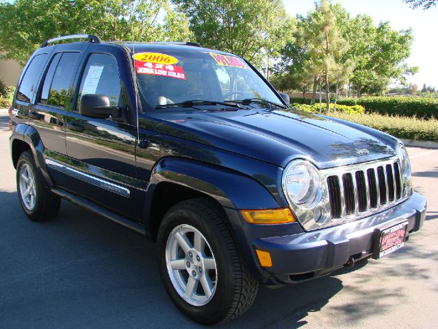 Jeep Liberty 2006 photo 21