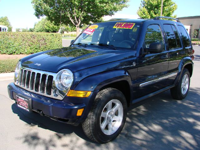 Jeep Liberty 2006 photo 23