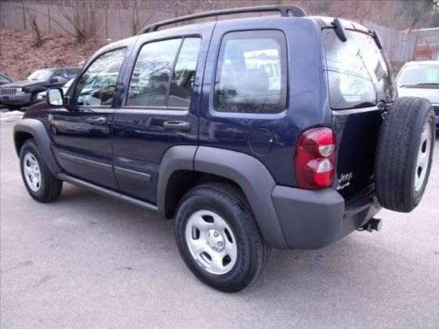 Jeep Liberty 2006 photo 3