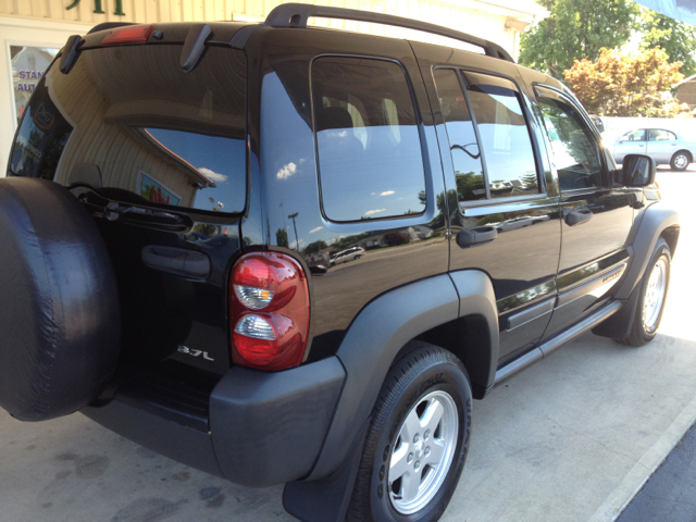 Jeep Liberty 2006 photo 3