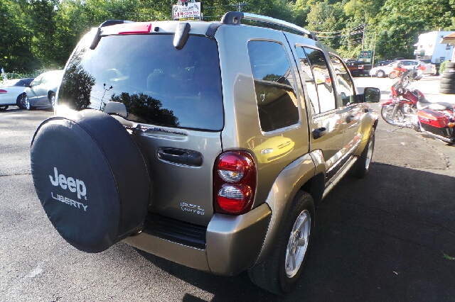 Jeep Liberty 2006 photo 2