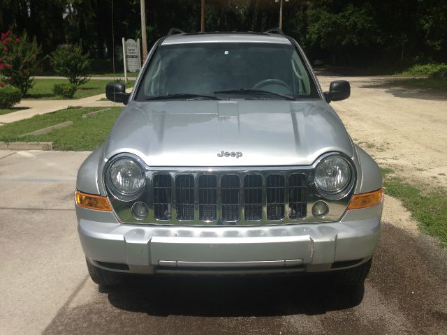 Jeep Liberty 2006 photo 2