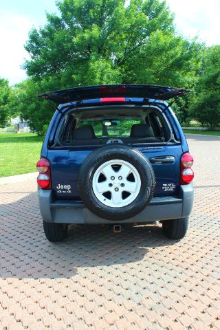 Jeep Liberty 2006 photo 1