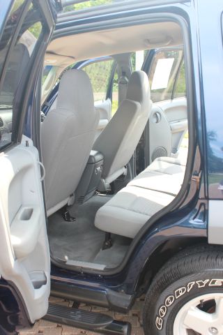 Jeep Liberty 2006 photo 11