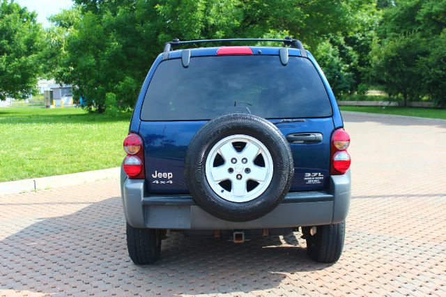 Jeep Liberty 2006 photo 19