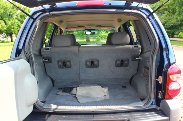 Jeep Liberty 2006 photo 2