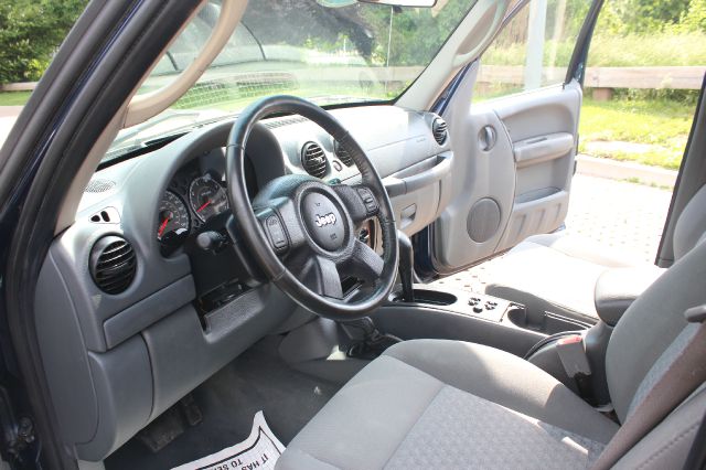 Jeep Liberty 2006 photo 20