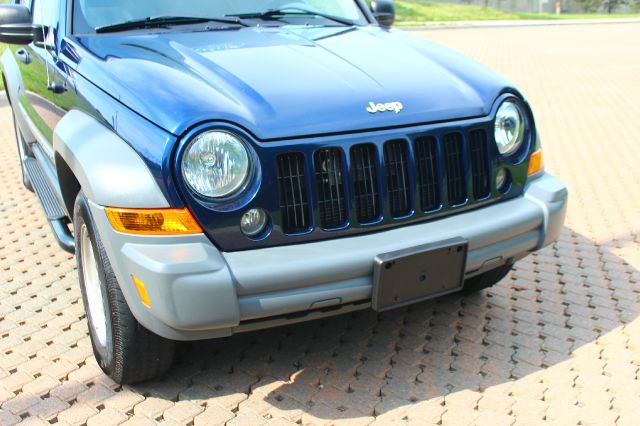 Jeep Liberty 2006 photo 30