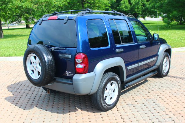 Jeep Liberty 2006 photo 4