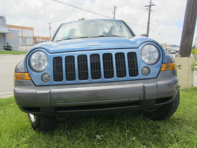 Jeep Liberty Extended Cab V8 LT W/1lt SUV