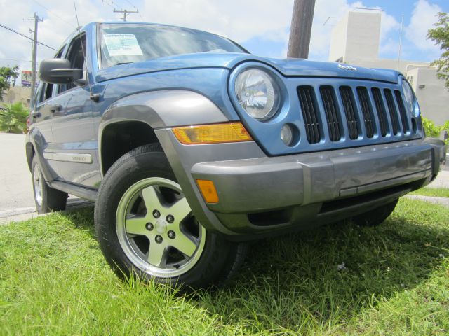 Jeep Liberty 2006 photo 1