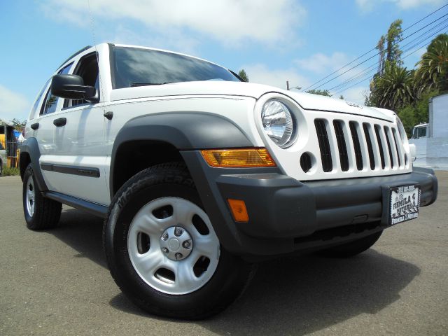 Jeep Liberty 2006 photo 4