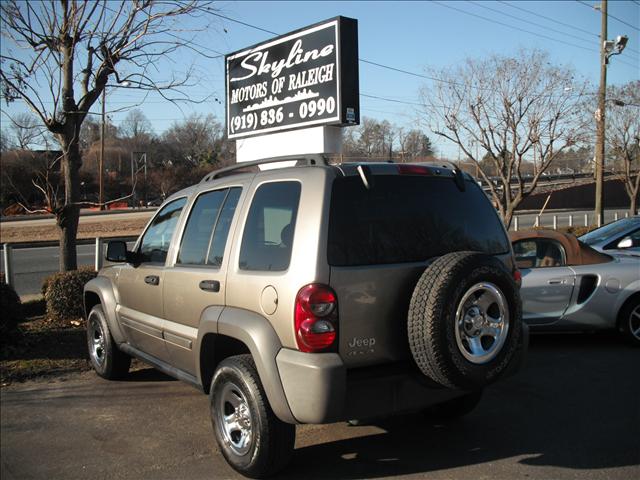 Jeep Liberty 2006 photo 2