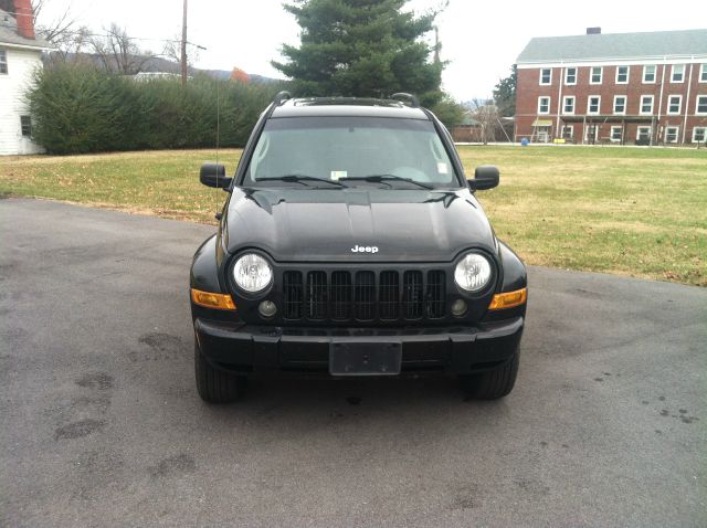 Jeep Liberty Reg Cab 108 WB LS SUV