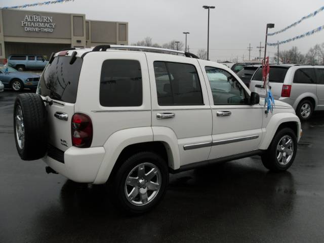 Jeep Liberty 2006 photo 2