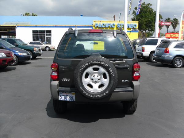 Jeep Liberty 2006 photo 4