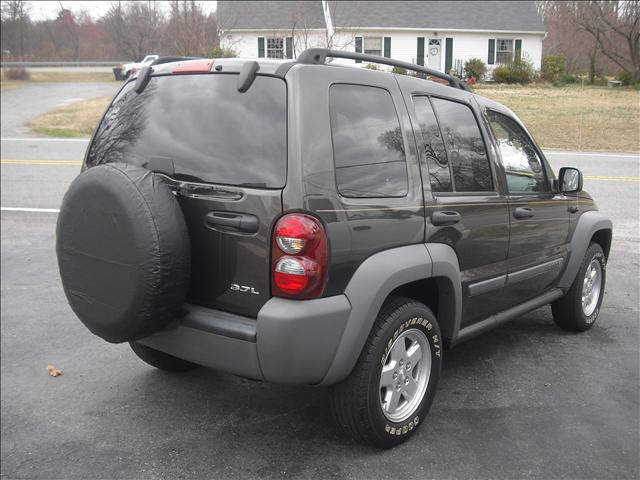 Jeep Liberty 2006 photo 1