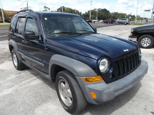 Jeep Liberty 2006 photo 2