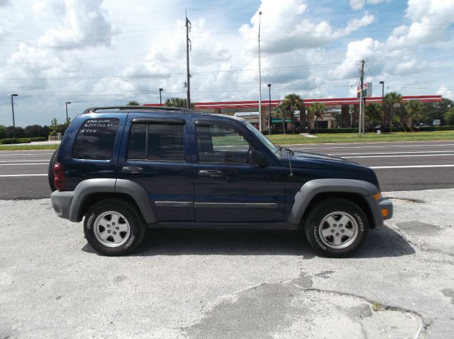 Jeep Liberty 2006 photo 4