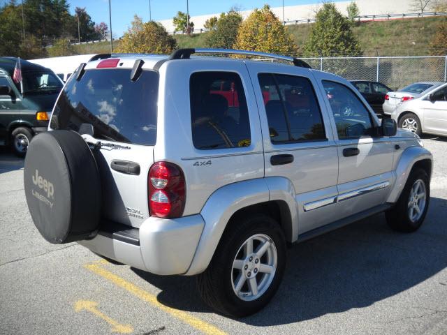 Jeep Liberty 2006 photo 2