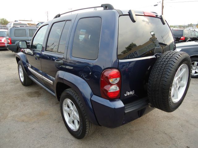 Jeep Liberty 2006 photo 2