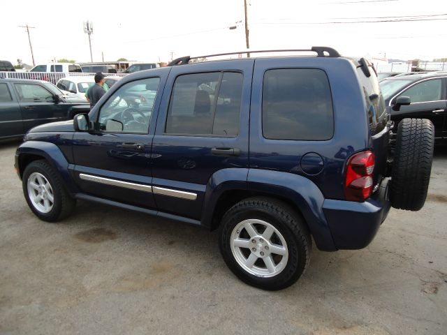 Jeep Liberty 2006 photo 4