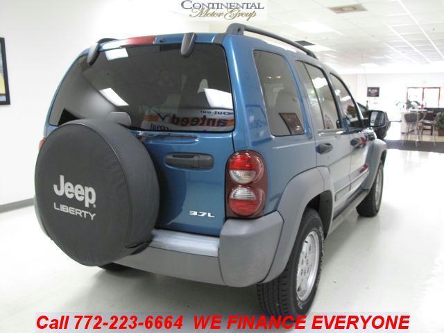 Jeep Liberty 2006 photo 1