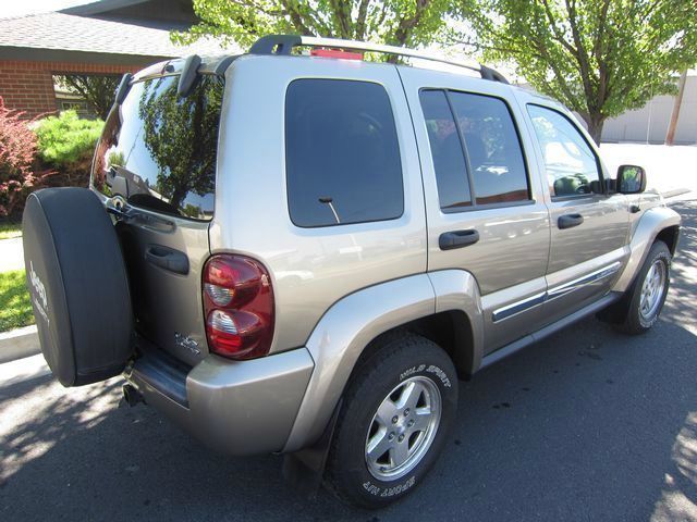 Jeep Liberty 2006 photo 4