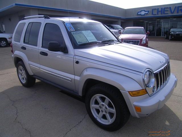 Jeep Liberty 2006 photo 2