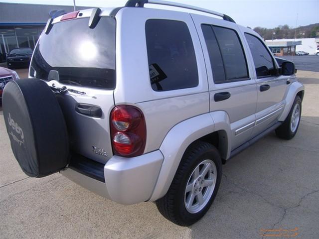 Jeep Liberty 2006 photo 4