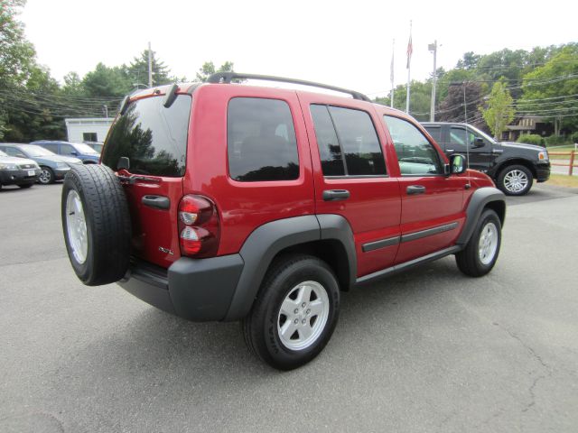 Jeep Liberty 2006 photo 2