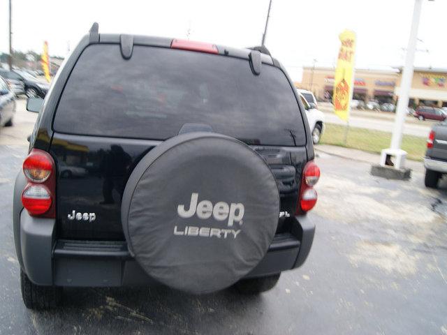 Jeep Liberty 2006 photo 4