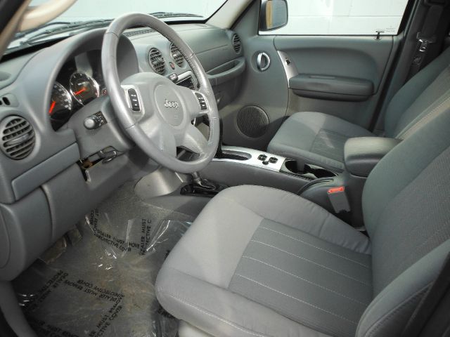 Jeep Liberty 2006 photo 1