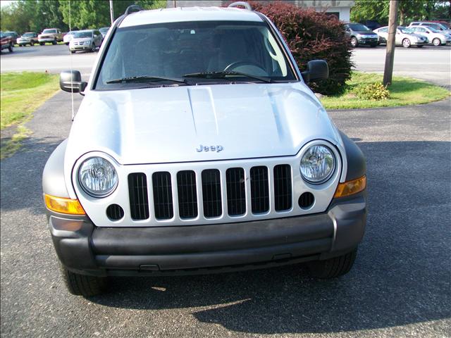 Jeep Liberty 2006 photo 2