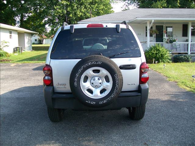 Jeep Liberty 2006 photo 3