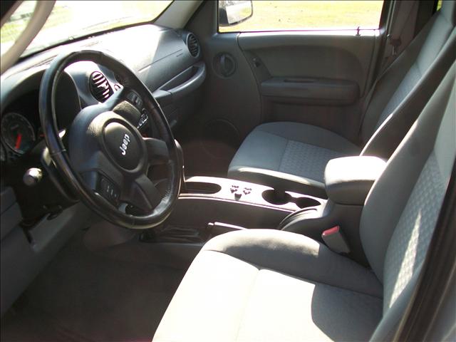 Jeep Liberty 2006 photo 4