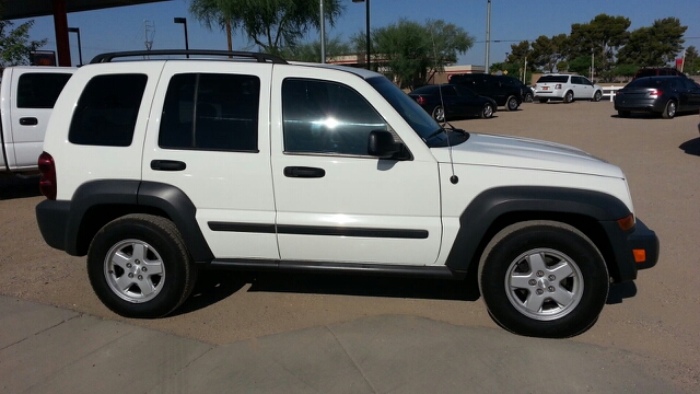 Jeep Liberty 2006 photo 13