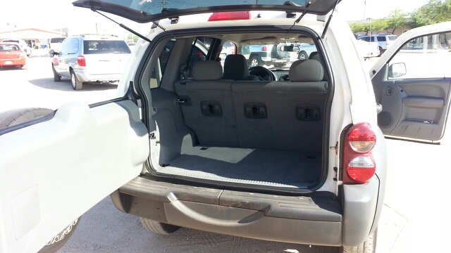 Jeep Liberty 2006 photo 15