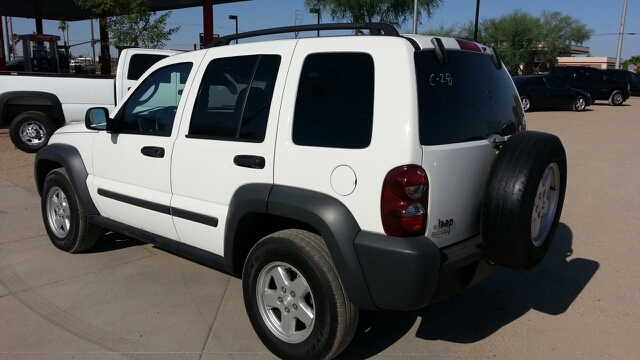 Jeep Liberty 2006 photo 8