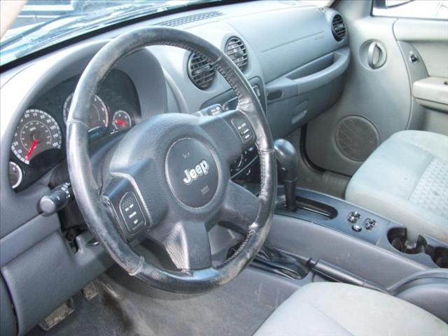 Jeep Liberty 2006 photo 2