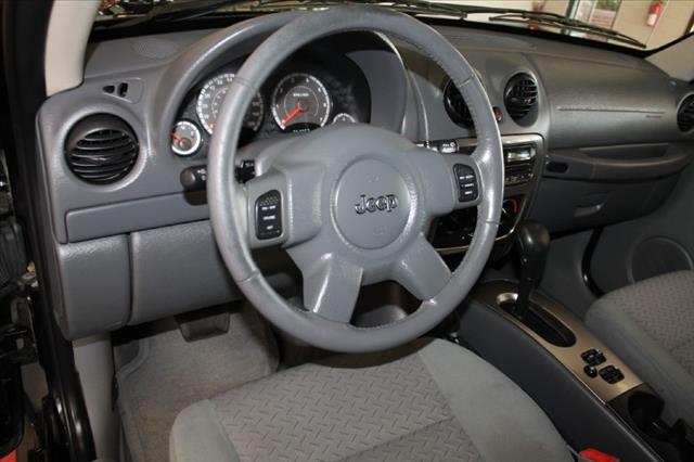 Jeep Liberty 2006 photo 3